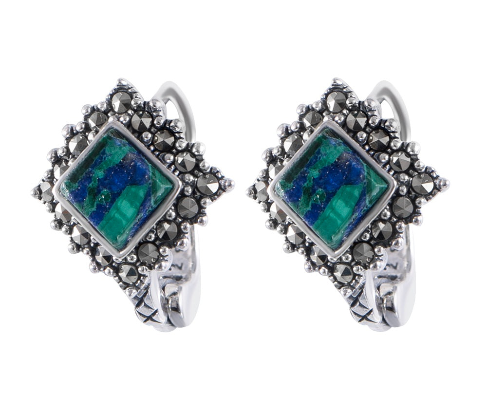 עגילי כסף ואבן אילת עם שוליים מעוטרים