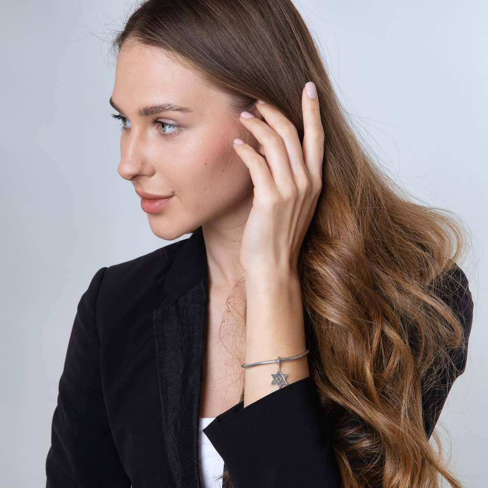 צ&#39;ארם תלוי מגן דוד