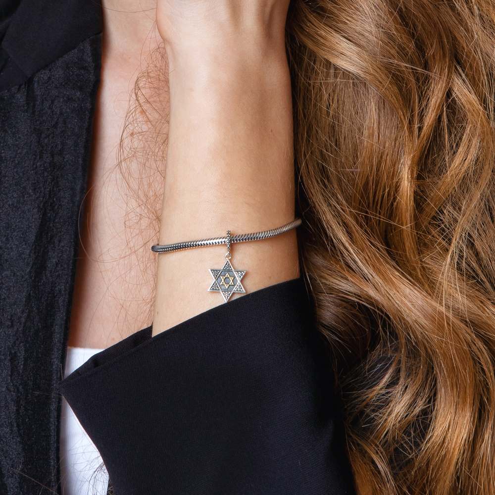 צ&#39;ארם תלוי מגן דוד