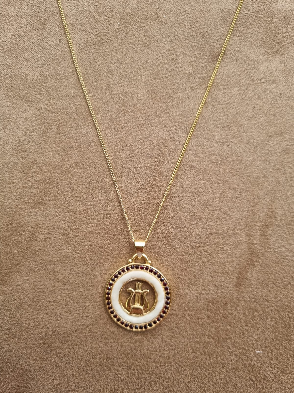 נבל ואבן ירושלים